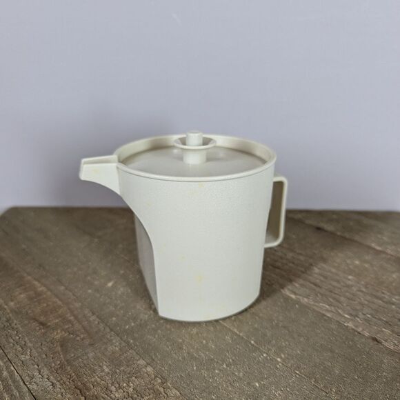 Vintage Tupperware Creamer Pitcher Beige #800-19 With Lid - Picture 1 of 5